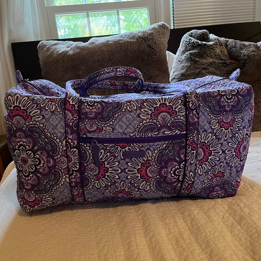 Like new Vera Bradley duffle bag